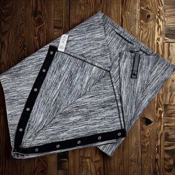 Lululemon Vinyasa Scarf Rulu Space Dye Camo Seal Grey Deep Coal Snap Wrap NWOT - Picture 2 of 10